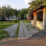 Camping Pilzone