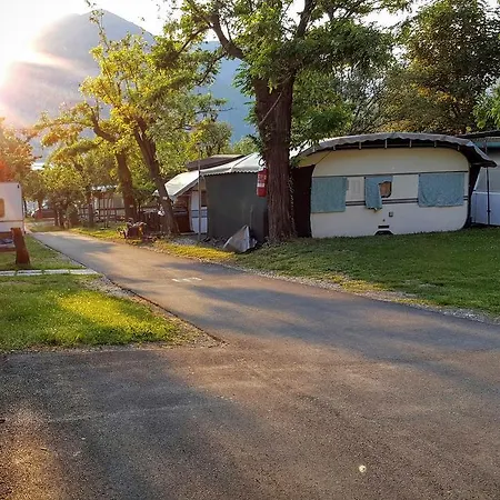 Camping Pilzone