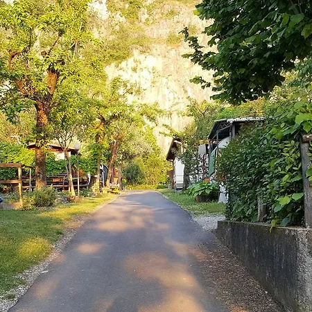 Camping Pilzone